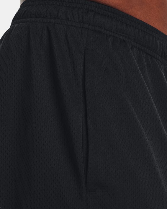 กางเกงขาสั้นตาข่าย UA Tech™ สำหรับผู้ชาย in Black image number 3